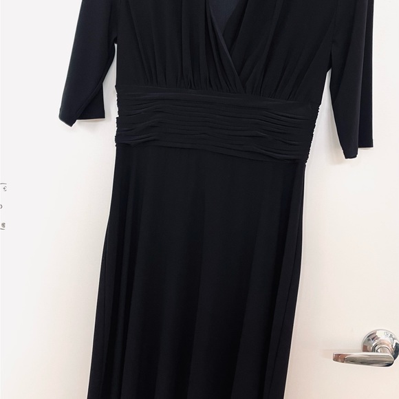 Evan Picone black ruched swing dress - Picture 2 of 8